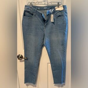 a.n.a Mid-Rise Skinny Jeans SZ 16. NWT Frayed Hem